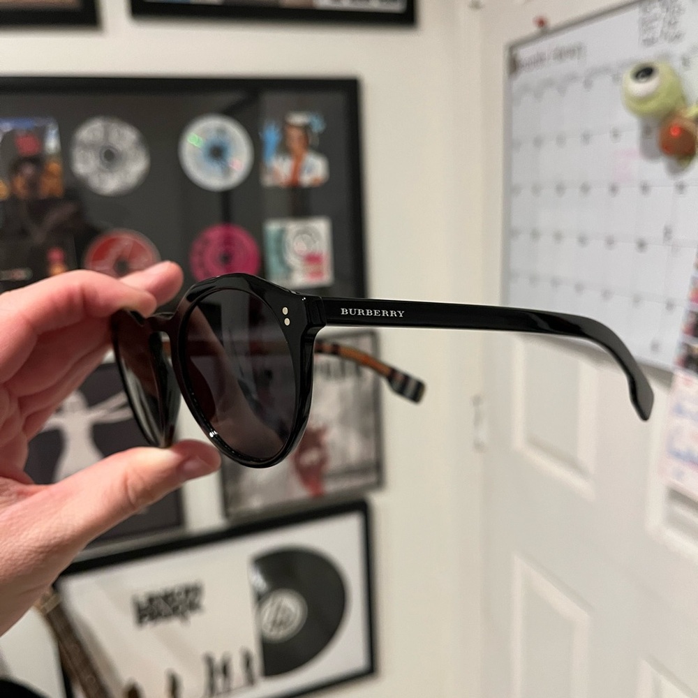 Burberry Black Sunglasses - Picture 3 of 4